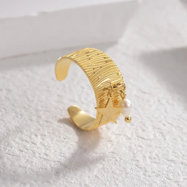 Bague Breloque Etoile Dorée et Perle Blanche