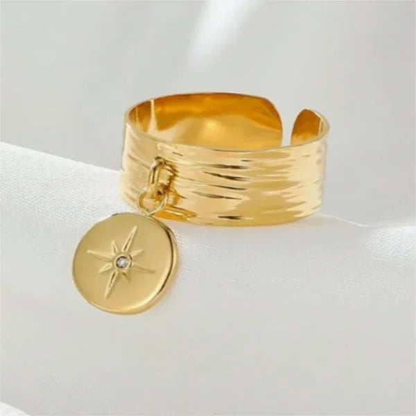 Bague Breloque Médaille Dorée et Charme Étoilé