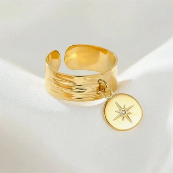 Bague Breloque Médaille Dorée et Charme Étoilé
