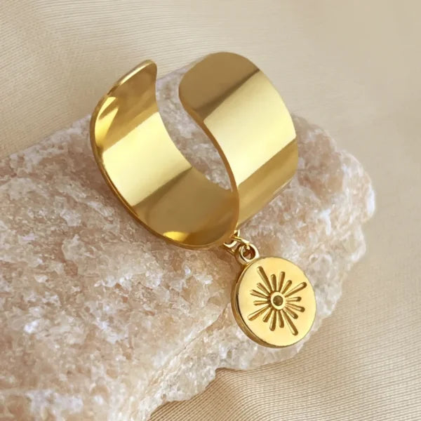 Bague à Breloques Dorée avec Médaille Étoilée