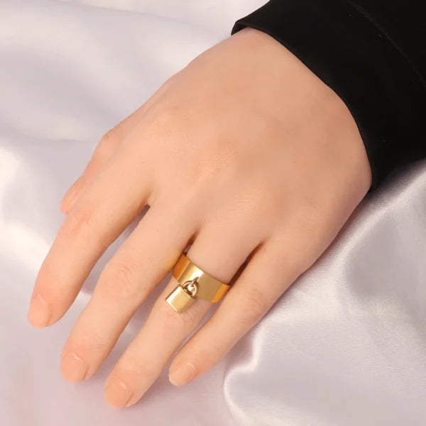 Bague Breloque Cadenas Doré