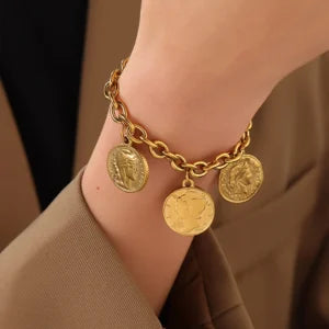 Bracelet à Breloque avec Médailles Dorées