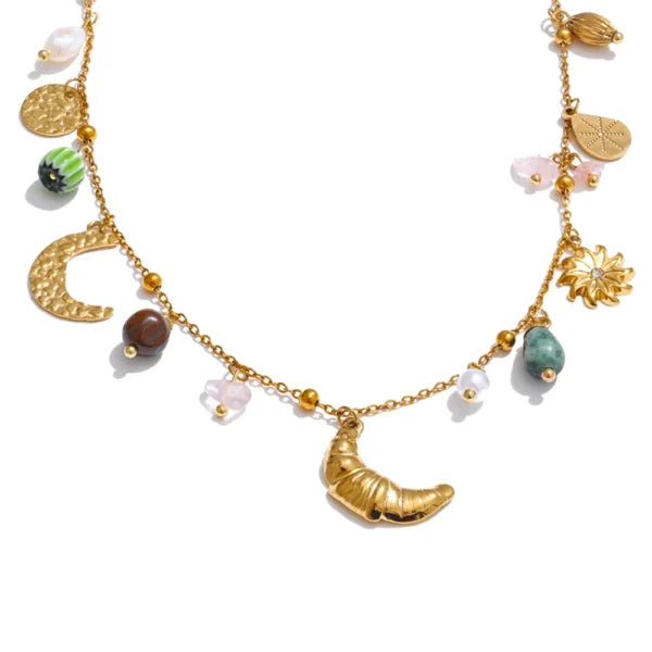 Collier à Breloques Lune Dorée et Pierres Multicolores