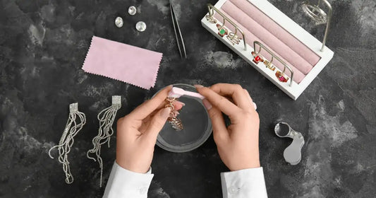 Comment nettoyer des bijoux fantaisie ? 4 Astuces simples et rapides