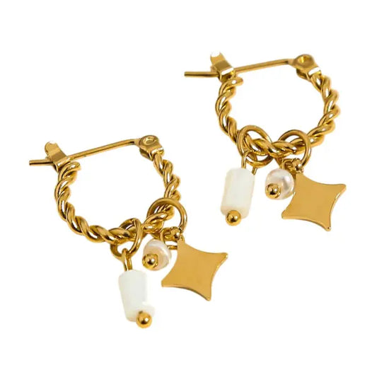 Boucles d’oreilles Breloques Étoile Dorée et Perles Blanches