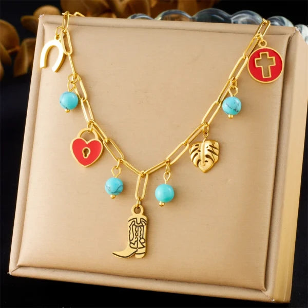 Collier Breloque avec Botte Dorée
