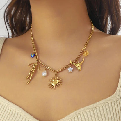 Collier à Breloques Soleil Enchanté et Ruban Dorée