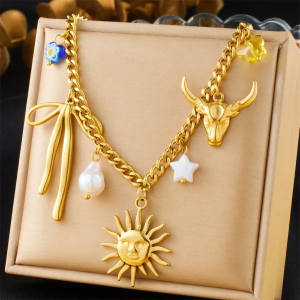 Collier à Breloques Soleil Enchanté et Ruban Dorée