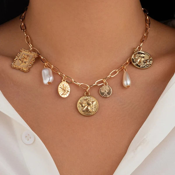 Collier à breloques Doré et Médaillon