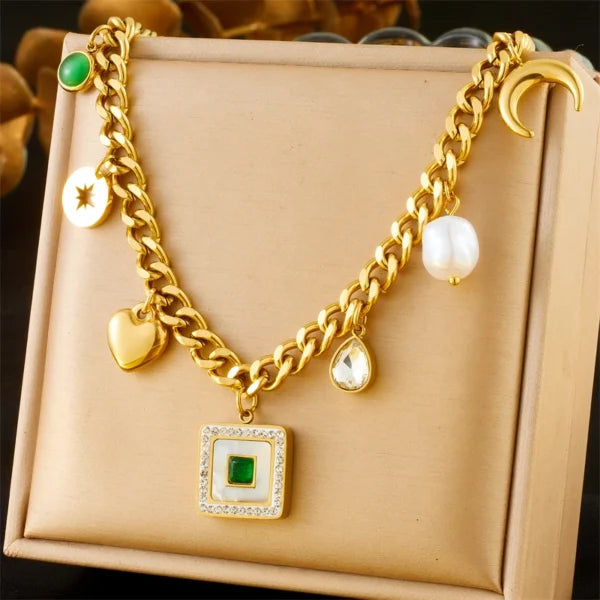 Collier Breloque Éclat Lunaire Doré
