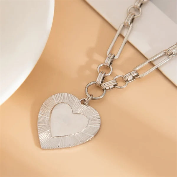 Collier Breloque Coeur d'Argent Étincelant