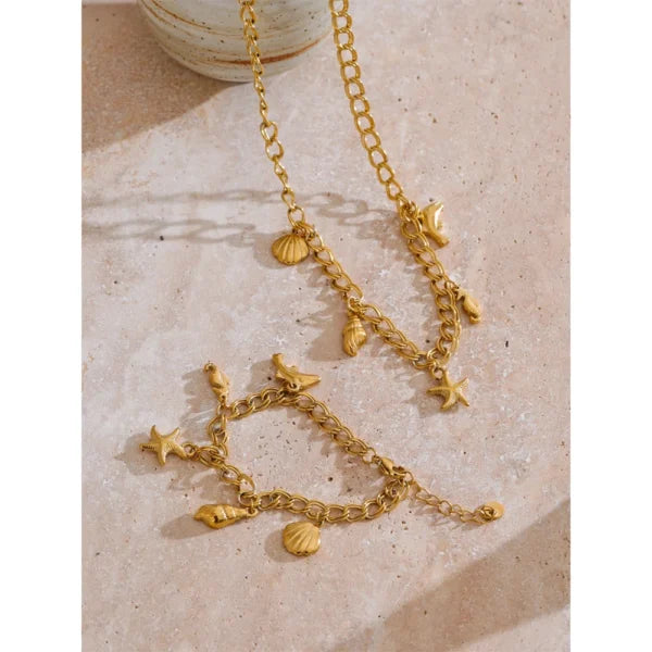 Collier avec Breloques de la mer Dorées