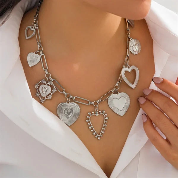 Collier à Breloques Coeurs Majestueux Argentés