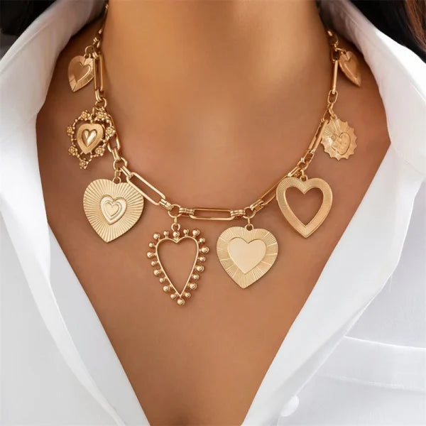 Collier à Breloques Coeurs Majestueux Dorés